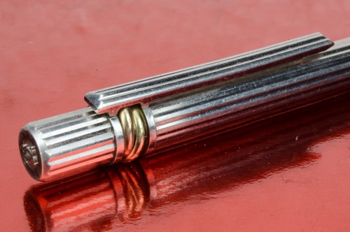 Les must cartier - must, de